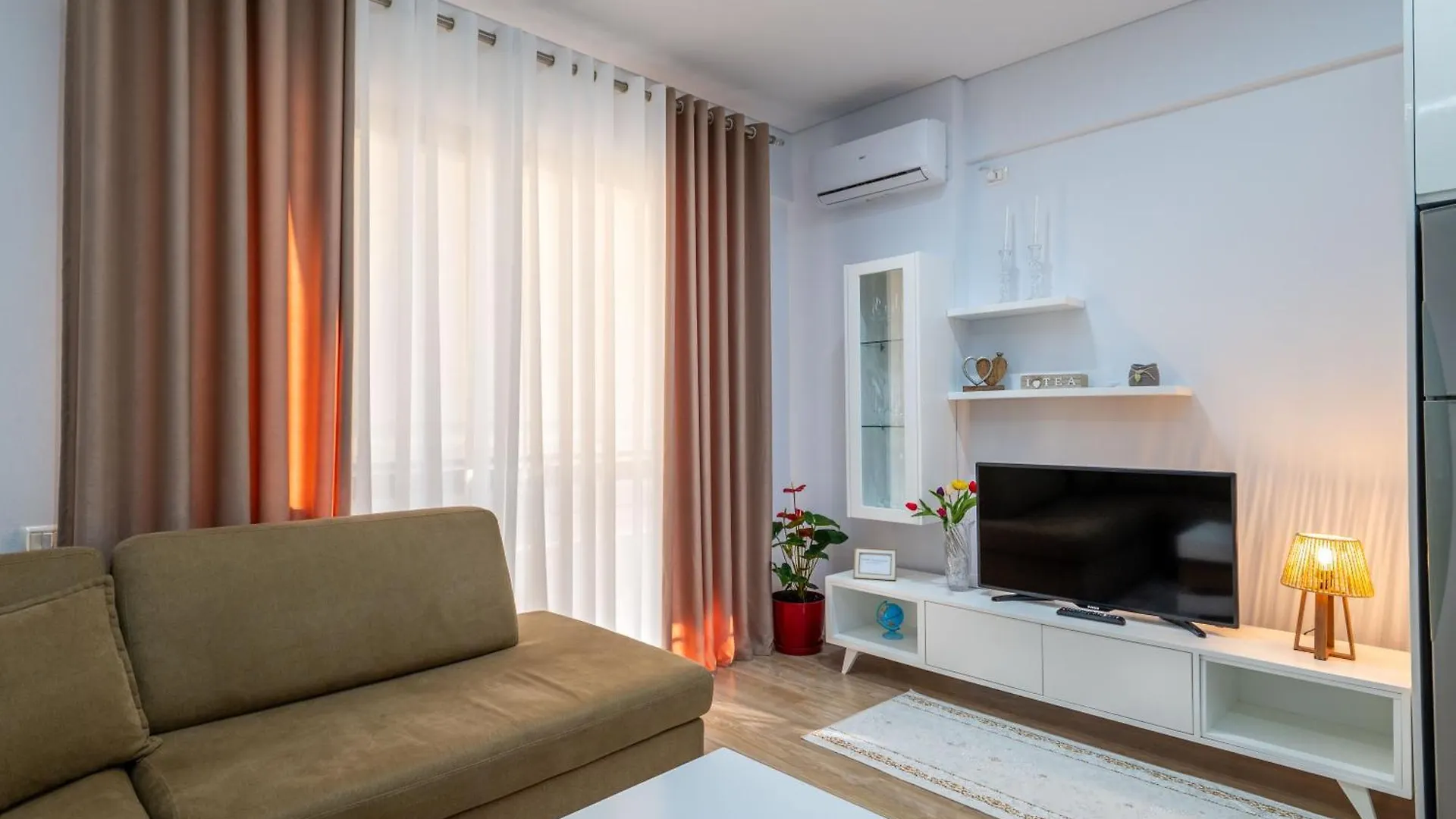 Emiljano Apartment Sarande
