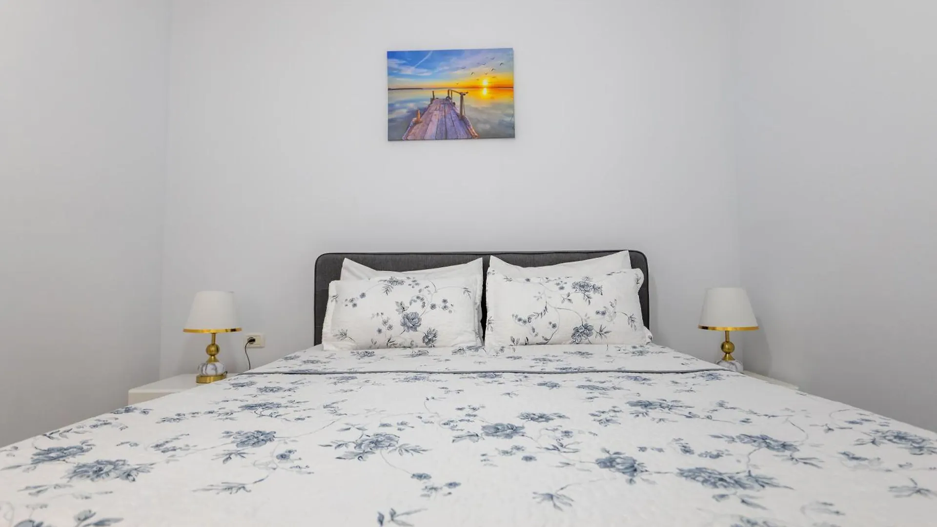 Emiljano Apartment Sarande Albania