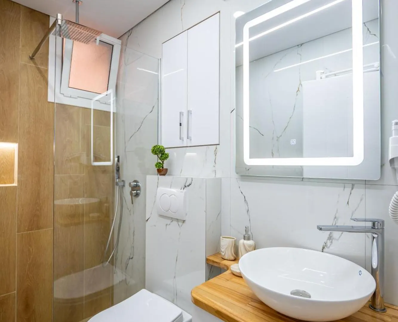 Emiljano Apartment Sarande Albania
