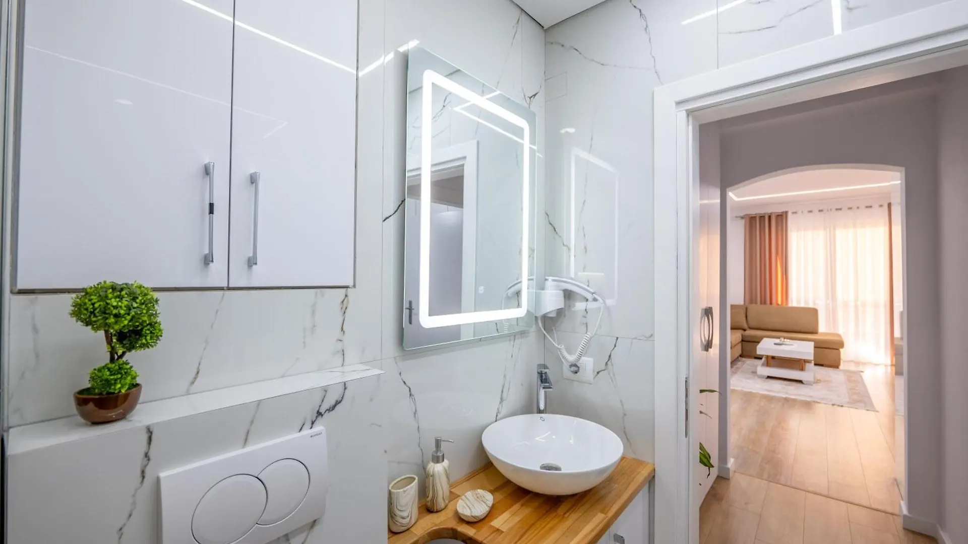 Emiljano Apartment Sarande Albania