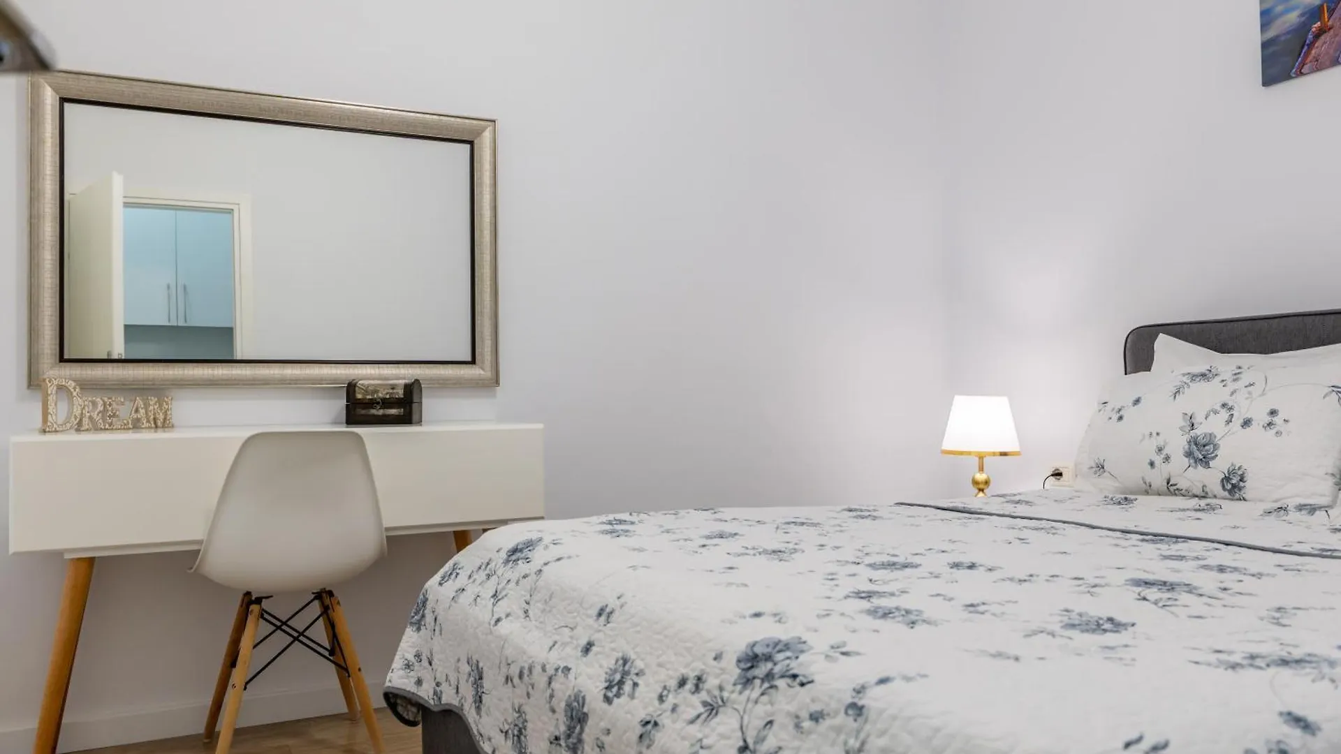 Emiljano Apartment Sarande Albania