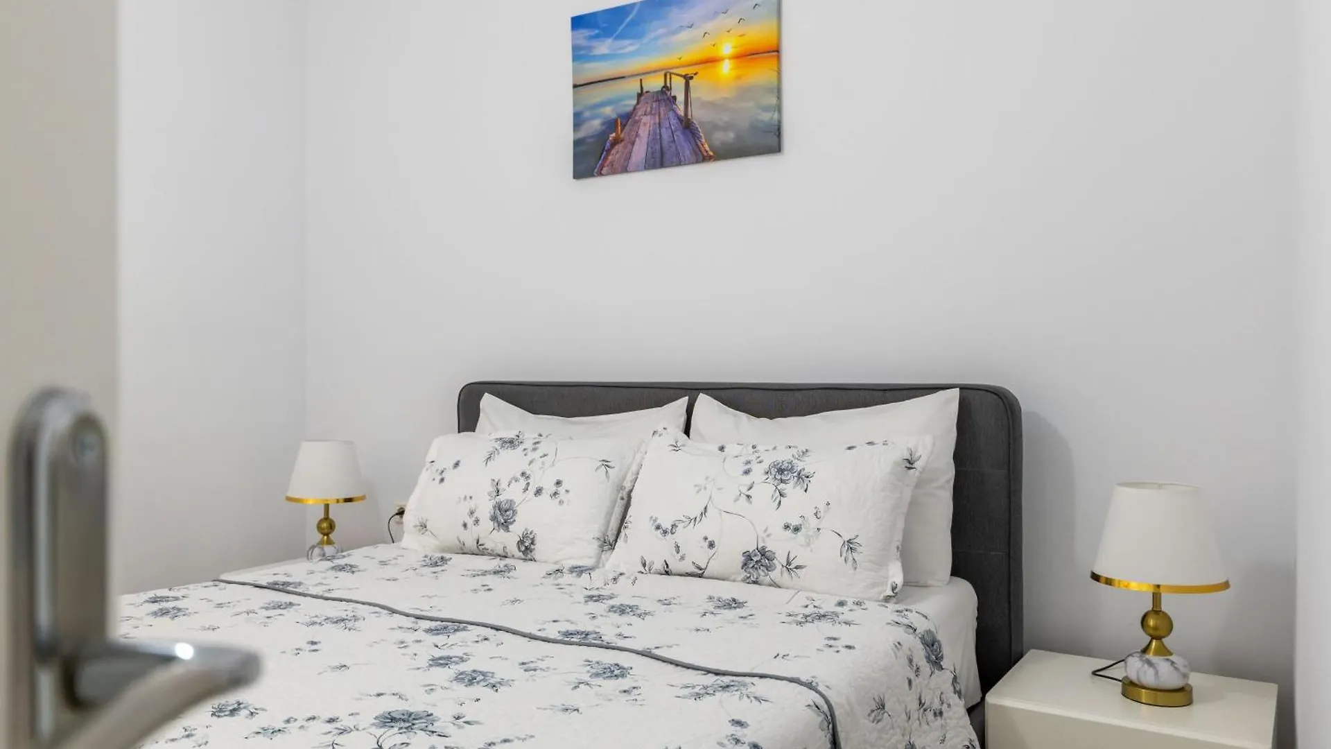 Emiljano Apartment Sarande