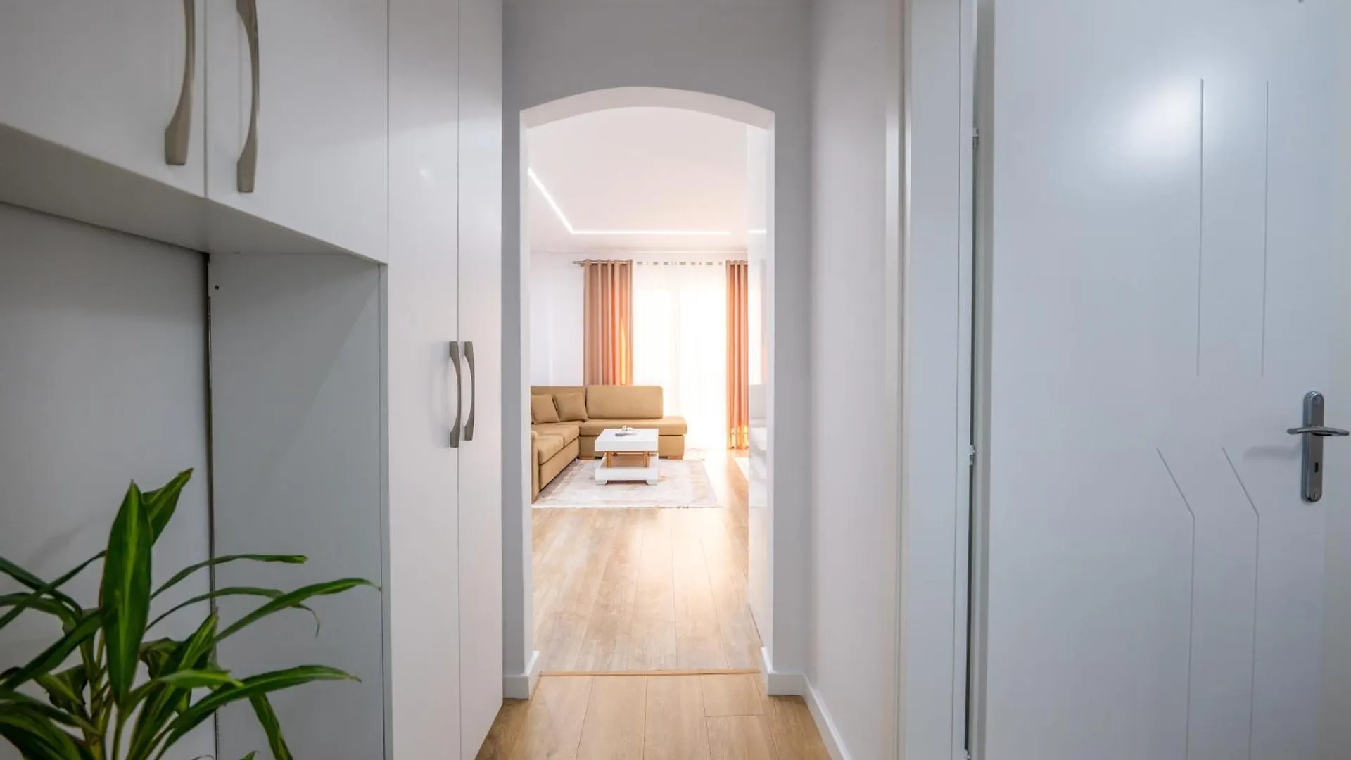 Emiljano Apartment Sarande