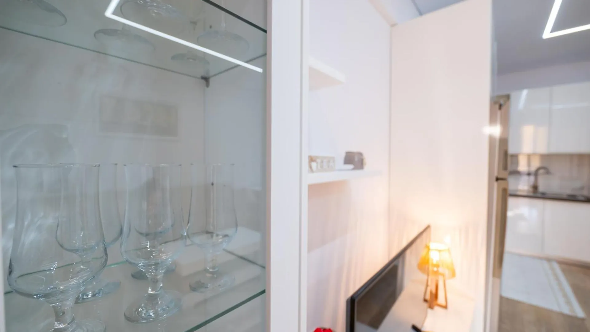 Emiljano Apartment Sarande